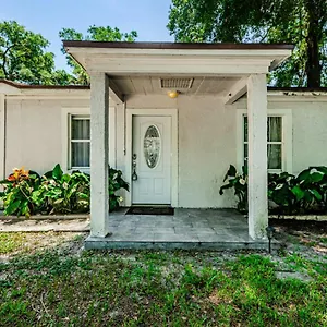 Beautiful Pool House In Old Seminole Heights! Holiday home